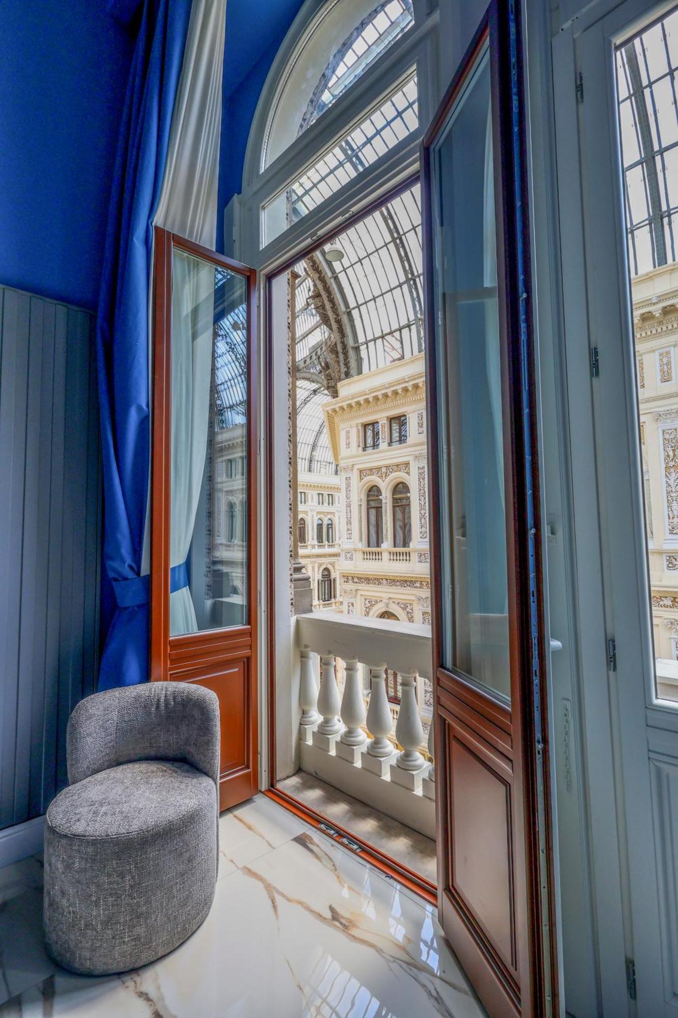 Maison San Carlo Luxury Suites Naples Exterior photo
