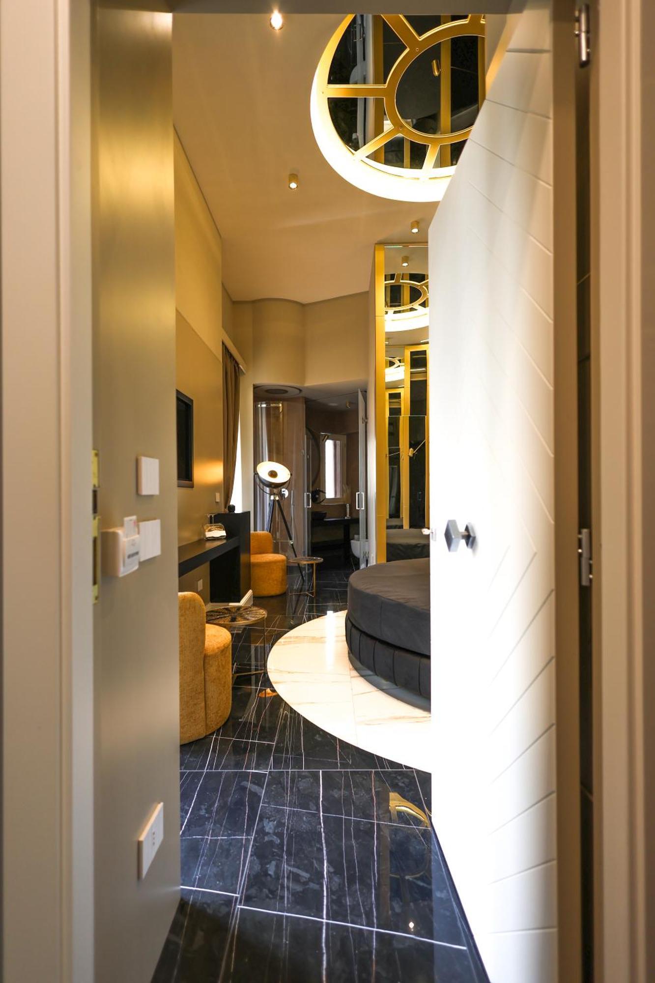 Maison San Carlo Luxury Suites Naples Exterior photo