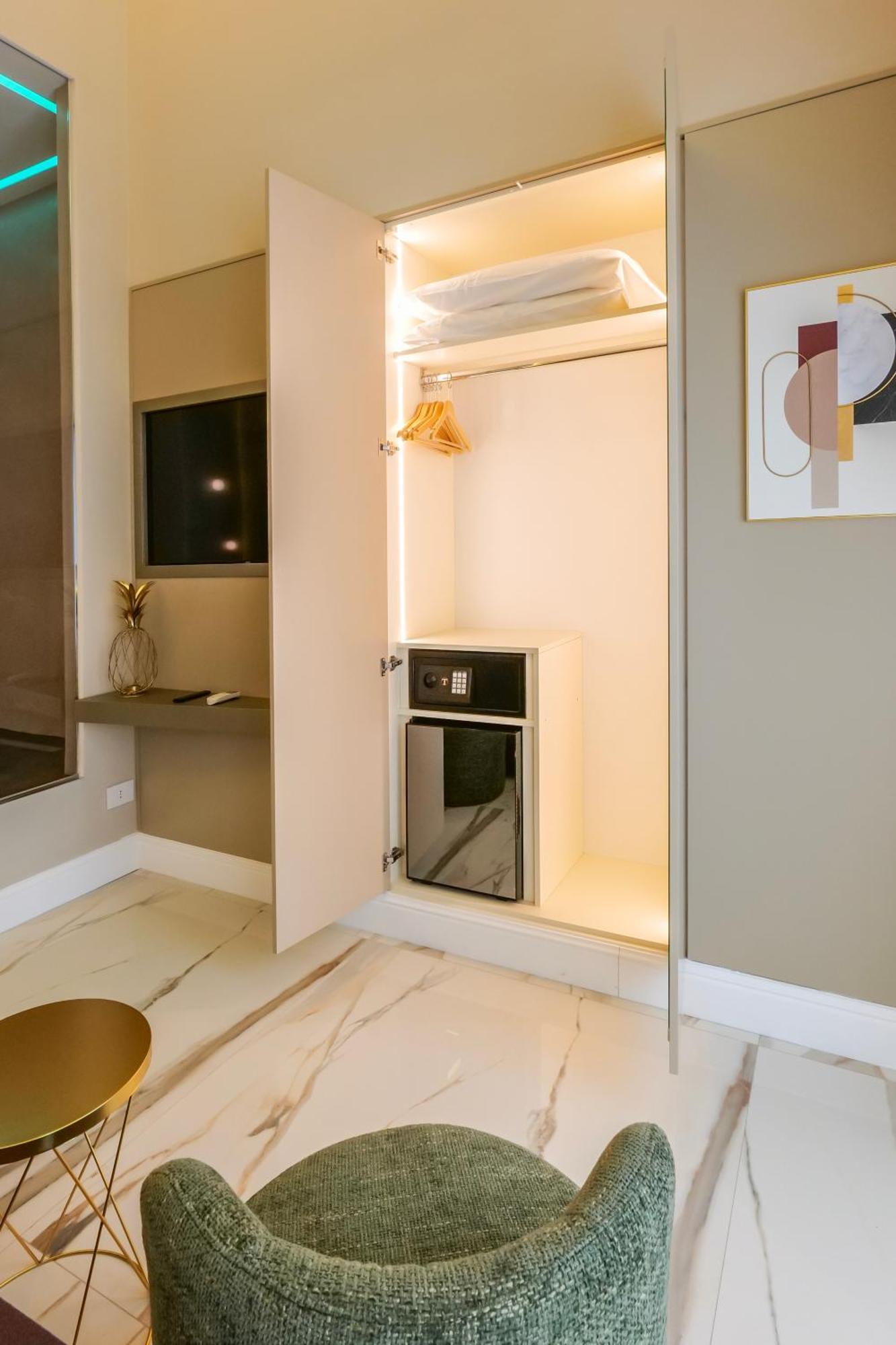 Maison San Carlo Luxury Suites Naples Exterior photo
