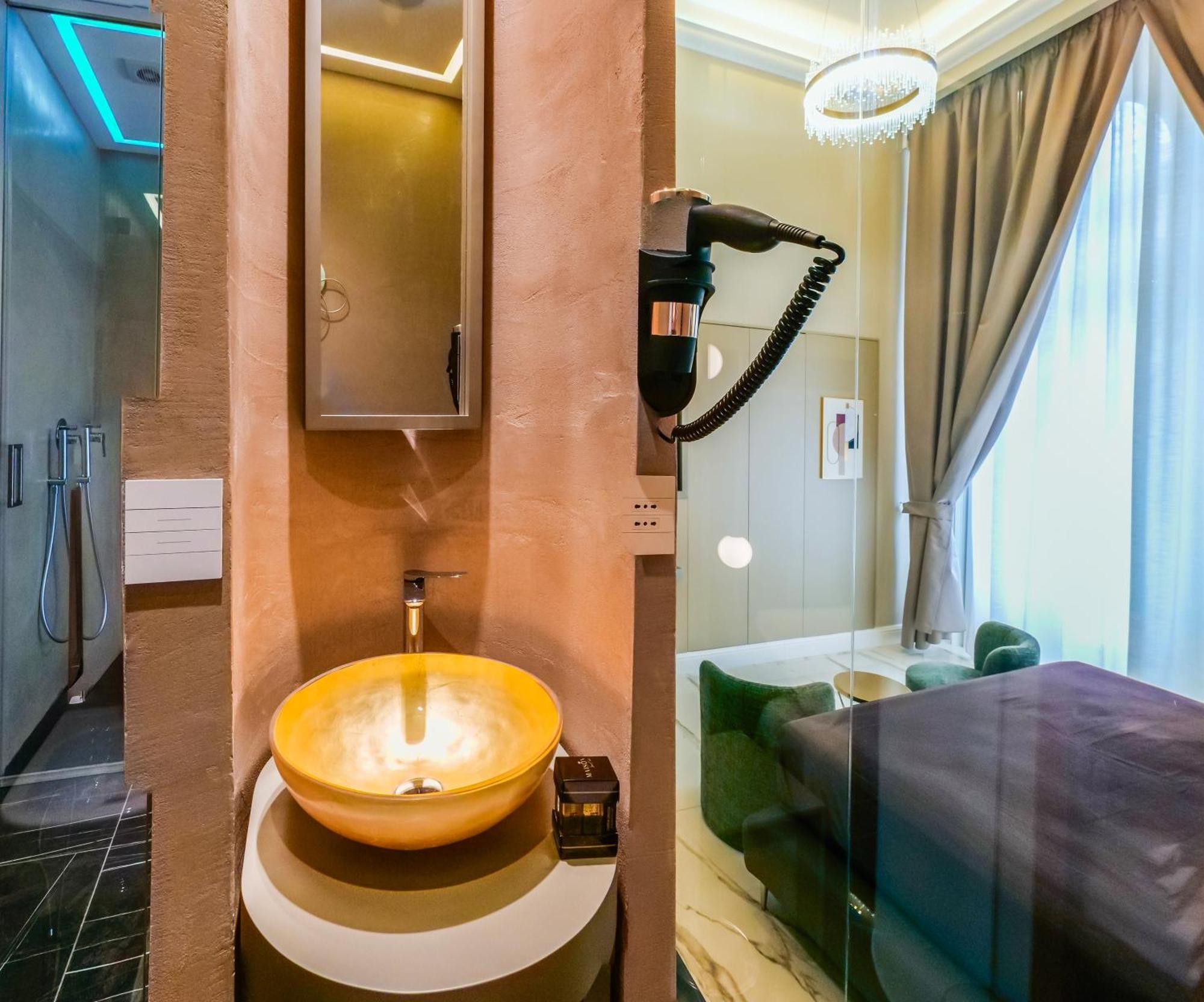 Maison San Carlo Luxury Suites Naples Exterior photo