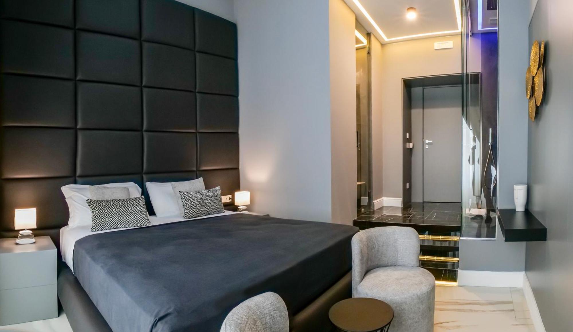 Maison San Carlo Luxury Suites Naples Exterior photo